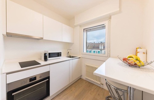 Lausanne Apartment | The Signature Blu Lakefront