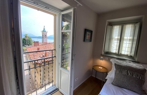 Belgirate Apartment | The Tower Belgirate - Luxury Rooms - Camellia