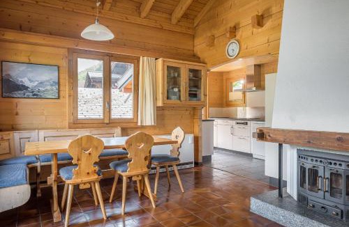 Fiesch House | Trimka