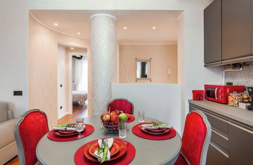 Cologno Monzese Apartment | Two-room apartment near Metro Line MM2 | Free Parking | 20 minutes to downtown Milan