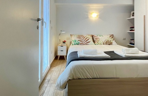 Monza Apartment | Two-room apartment with INDEPENDENT entrance and private OUTSIDE SPACE.