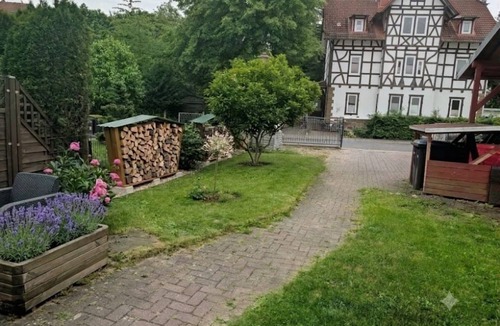 Apfelstadtaue House | Vacation home Haus zur Böhme (gateway to the Thuringian Forest)