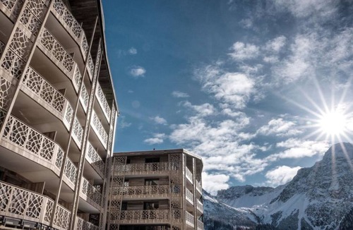 Arosa Apartment | Valsana Hotel Arosa Suite, Bad, WC, Balkon One Bedroom Suite by Interhome
