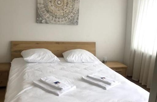Sihlfeld Apartment | Very sunny 1BR flat in the city center - West4