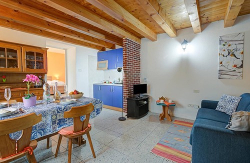 Torbole sul Garda Apartment | Vida Boa Apartment with Private Balcony Dining, Torbole sul Garda, Italy