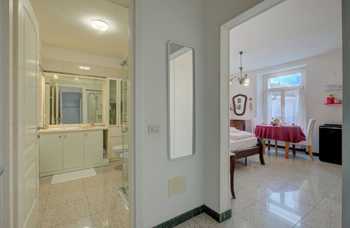 Torbole sul Garda Hotel | Vida Boa Queen Room 5min to Lake, Torbole sul Garda, Italy