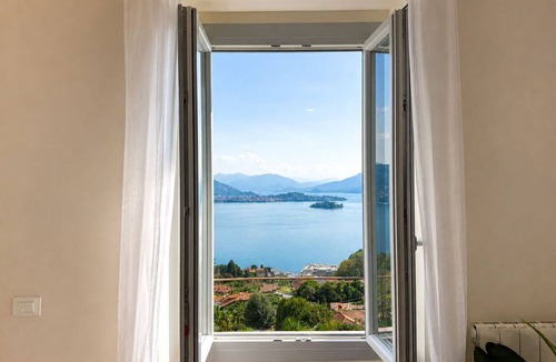 Carciano Apartment | Villa Anna, Borromean Islands No. 11 by Lago Reisen