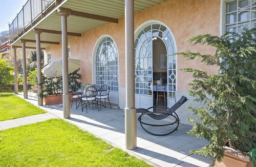 Carciano Apartment | Villa Anna, Borromean Islands, No. 04 by Lago Reisen
