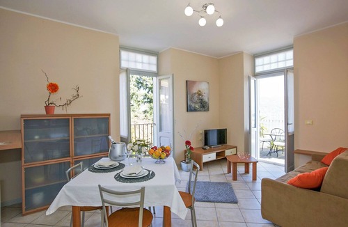 Carciano Apartment | Villa Anna, Borromean Islands, No. 06 by Lago Reisen