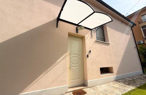 Borgo Milano House | Villa Budi - 3 Suites con bagno privato, Garage e 4 posti auto