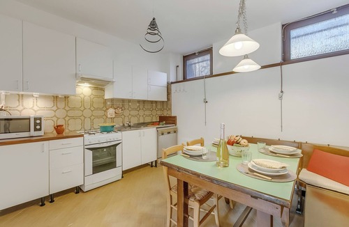 Reno Villa | Villa Eva: Leggiuno 5-Bed Villa for Families & Groups (Sleeps 10), Leggiuno, Italy