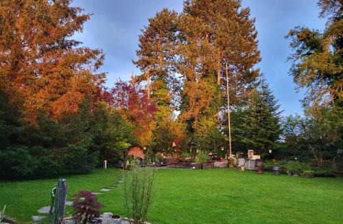 Menziken Bed & Breakfast | Villa Hühnerbunt Erica Arnold 5737 Menziken