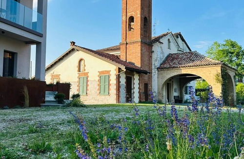 Monforte d'Alba Apartment | Villa Irene Langhe – School House Ground Floor, View of the Monforte and Novello Vineyards