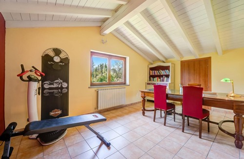 Cellina Villa | Villa La Dolce Vita: Lake Maggiore 3BR, Fenced Garden, Parking near Beaches, Leggiuno, Italy