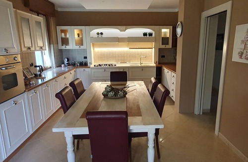 Sona Villa | Villa Le Borghe, elegant, quiet accommodation in the green moraine hills