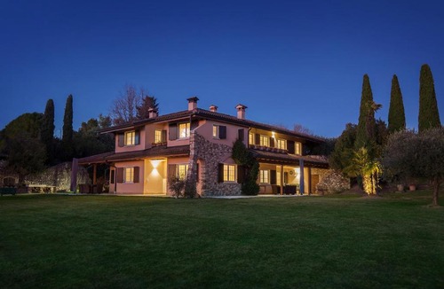 Montioni Villa | Villa Minerva