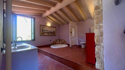 Roe Volciano Villa | Villa Mirabosco
