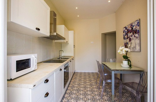 Intra Apartment | Villa Rachel Trilo by Lago Reisen