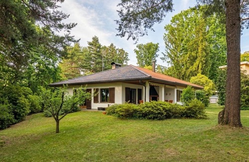 Cascina Pelada House | Villa with a garden, 15 minutes from Como; exclusive residence with a pool and tennis court