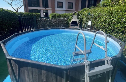 Albairate Villa | VILLA WITH A SWIMMING POOL AND AN 85-INCH TV