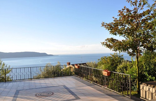 Pulciano House | Villa with Mediterranean garden, ideal for dog owners, for guests looking for peace and quiet
