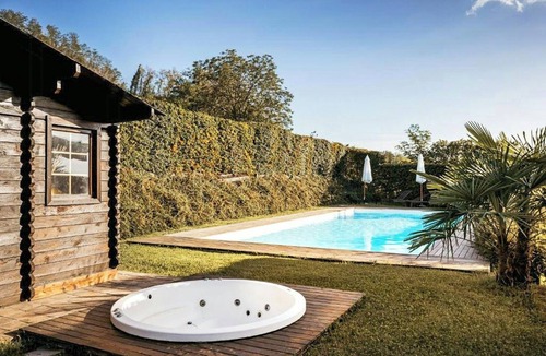 Nizza Monferrato House | Villa with pool and hot tub in Piedmont