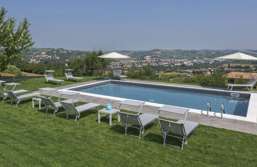 Canelli Villa | Villa Zeta, nature retreat w/amazing pool and view