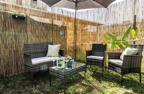 Camnago Volta Apartment | Volta hub- parking lot and garden Lake Como 7min