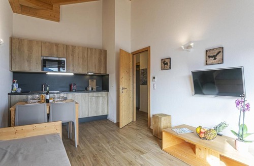 La Tzoumaz Apartment | Wi-Fi, 50 meters from the resort center, valley view, patio, balcony, TV, 35–40 square meters, La Tzoumaz