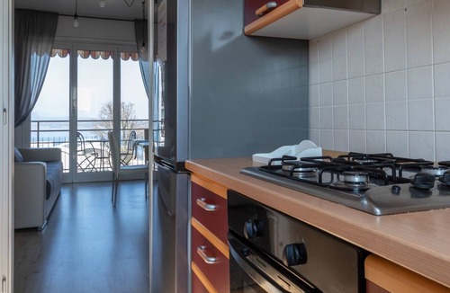 Villaggi Apartment | Wohnung 'Il Girasole' Seeblick by Interhome