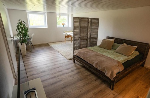 Rothrist Apartment | Wohnung mit Pool und Aussicht