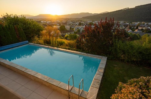 Rothrist Apartment | Wohnung mit Pool und Aussicht