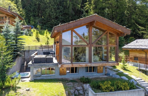 La Tzoumaz Ski Chalet | Wonderful 4-bedroom chalet in enchanting La Tzoumaz for your getaway