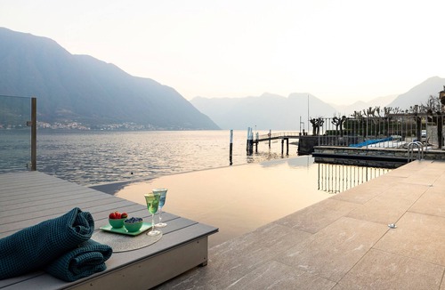 Lenno Apartment | Wonderful apartment right on Lake Como’s shoreline with a pool! Apartment Andrea