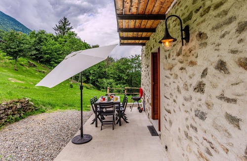 Valtellina House | Wonderful private villa for 5 people with WIFI, TV, balcony and pets allowed