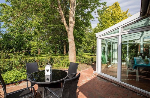Butjadingen House | Wonderful private villa for 20 guests with WIFI, TV, terrace and pets allowed