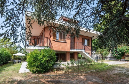 Bossolasco House | Wonderful private villa for 8 guests with WIFI, TV, balcony and pets allowed