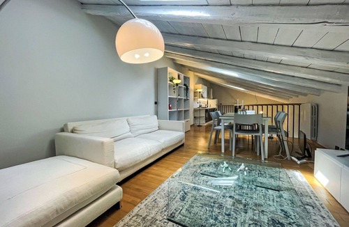 Montemagno House | Wonderful villa for 3 guests with A/C, TV, terrace, pets allowed and panoramic view