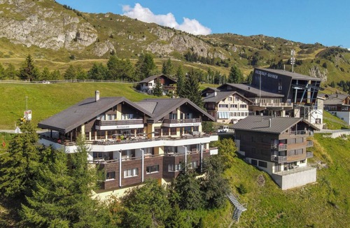 Riederalp Apartment | Zurschmitten 15 1. UG Süd Appartement/Fewo, Dusche, WC by Interhome