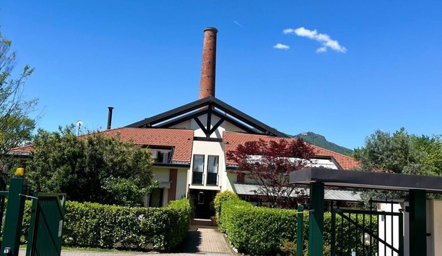 10 minutes from Varese lake Apartment with private garden animals allowed