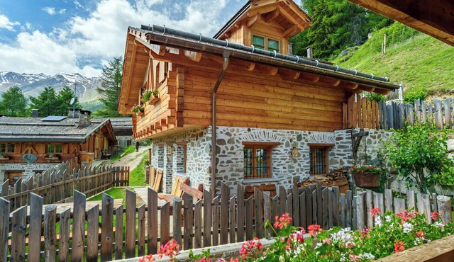 19th-century Tyrolean maso at 1,500 m altitude
