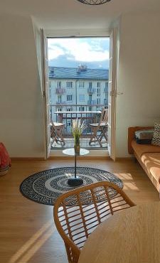 2 min vom Bahnhof, Stadt nah, Modern, bequem,