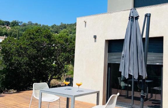 2 pièces dans un domaine au calme absolu in Les Adrets de l'Esterel