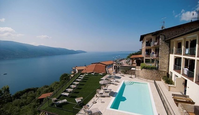3 Room Apartment with lake view