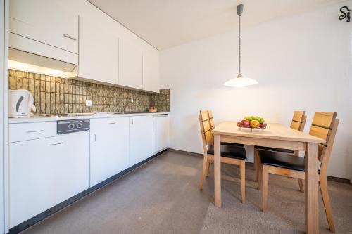 3206 Bequemes und helles Studio
