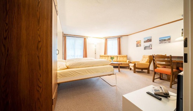 6304 Preislich attraktives Studio mit Suedbalkon am Wanderweg in Vulpera