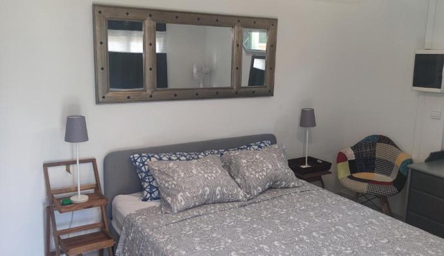 A Cosy Studio Cottage in Biot.. in Biot