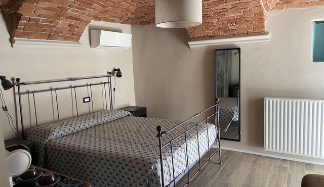 Accessible "Terre" Apartment near Garden with Wi-Fi and Air Conditioning