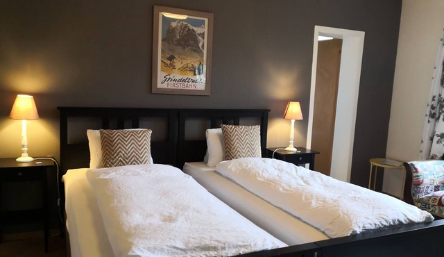Alpenrose Hotel & Gardens