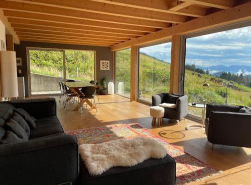 Alpine Dream Chalet with Spa close to Lake Geneva